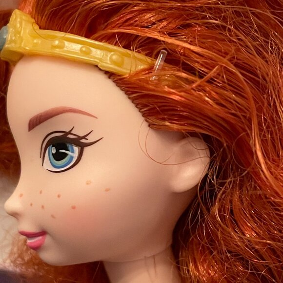 Mattel Disney Pixar Brave Princess Merida Doll 2011 - Picture 4 of 8